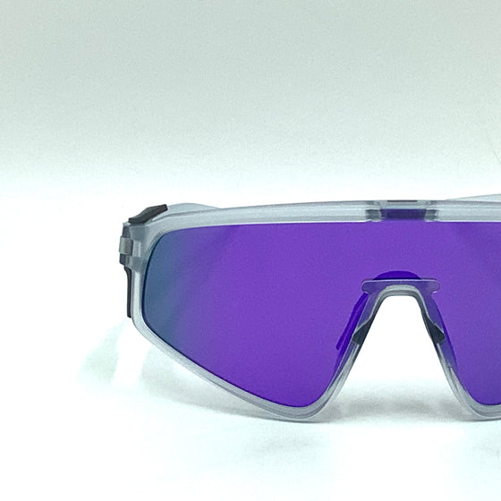 Occhiale da sole OAKLEY  LATCH PANEL  O9404  02