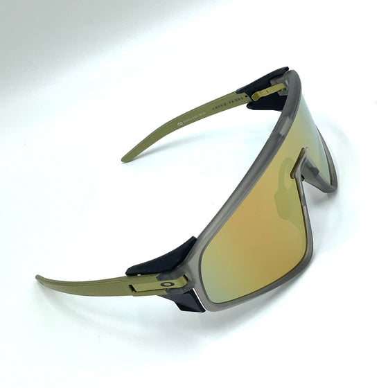 Occhiale  da sole Oakley  LATCH PANEL  O9404  24