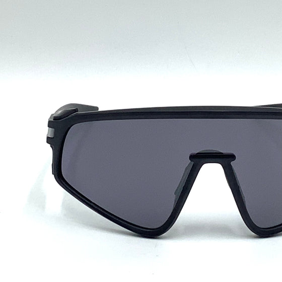 Occhiale da sole Oakley  LATCH PANEL  O9404  01